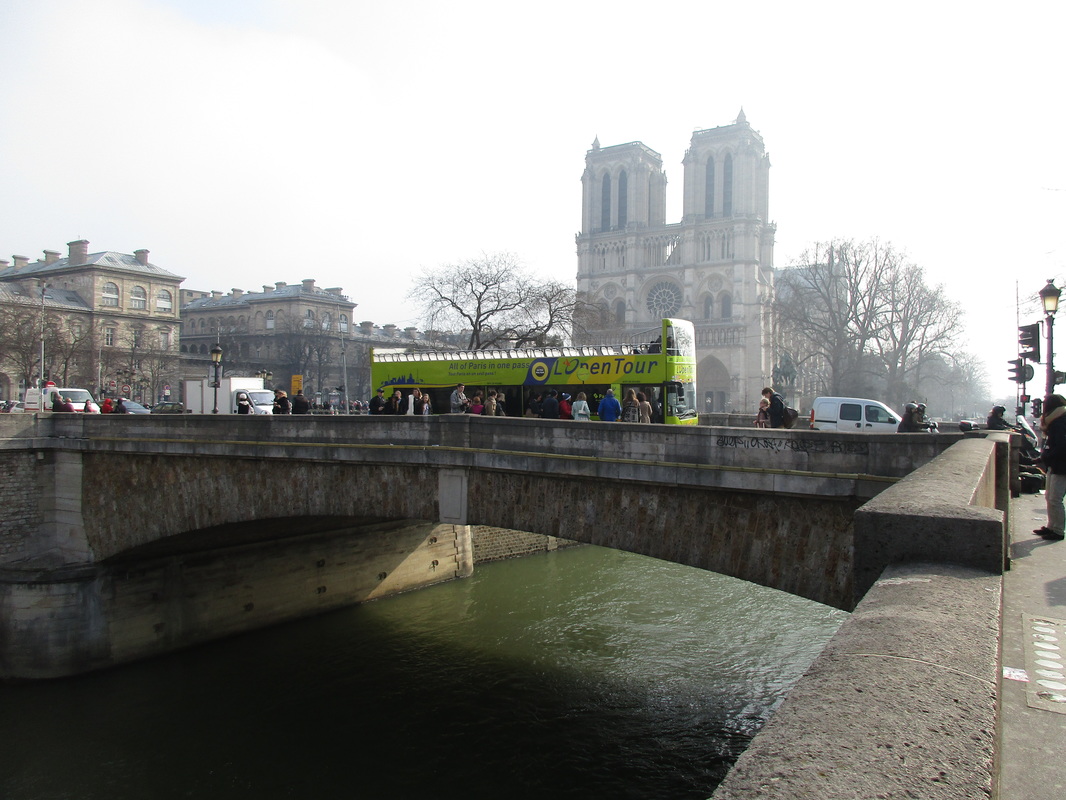 Notre Dame in smog